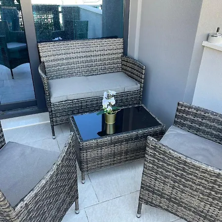 Apartment Sandy Beach - 1St Row At Sea Pjescana Uvala Exterior photo
