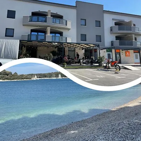 Apartment Sandy Beach - 1St Row At Sea Pjescana Uvala Exterior photo